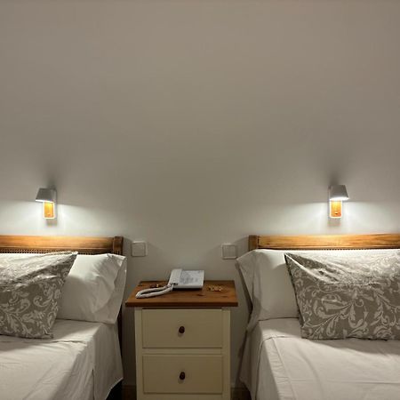 Hostal Barrera Madrid Extérieur photo