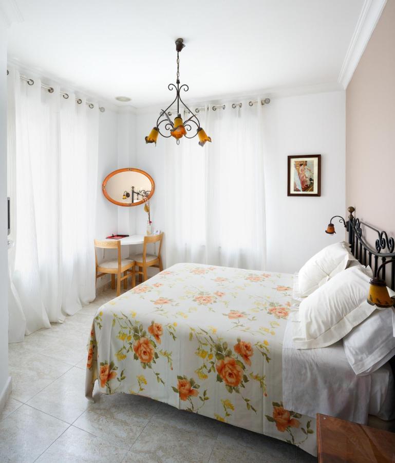 Hostal Barrera Madrid Extérieur photo