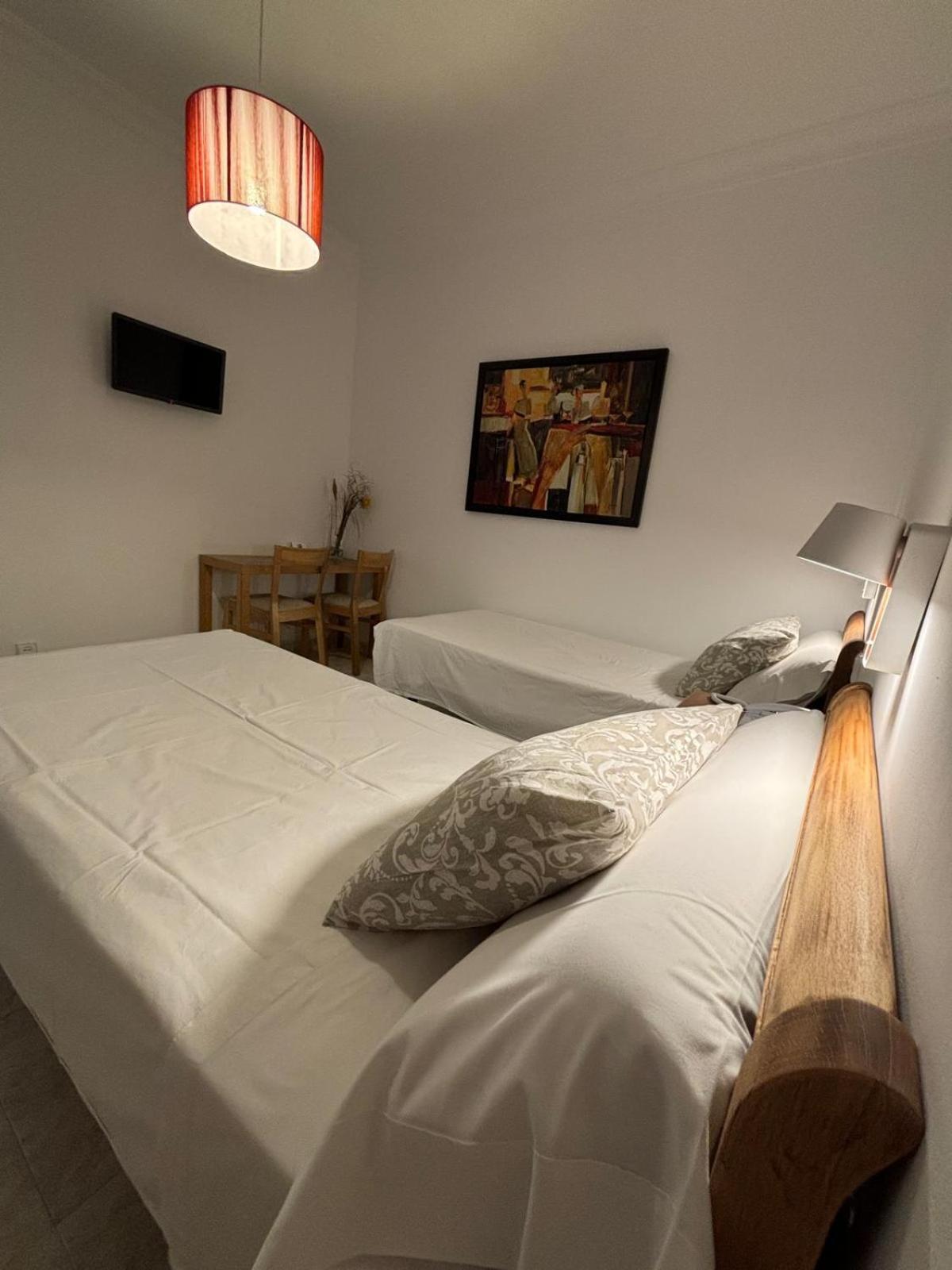 Hostal Barrera Madrid Extérieur photo