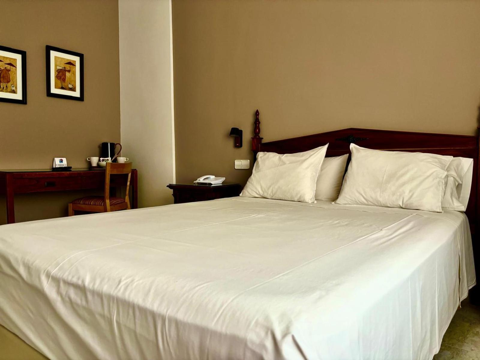Hostal Barrera Madrid Extérieur photo